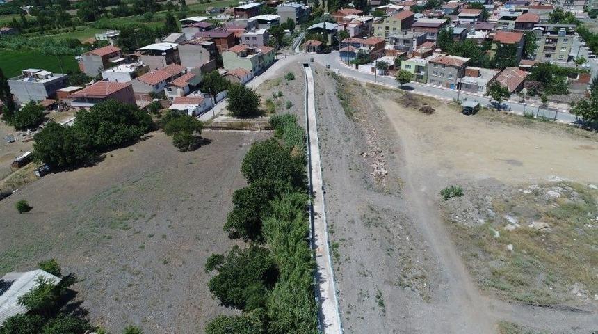 Spil Mahallesindeki Dereye Panel &Ccedil;it Uygulaması