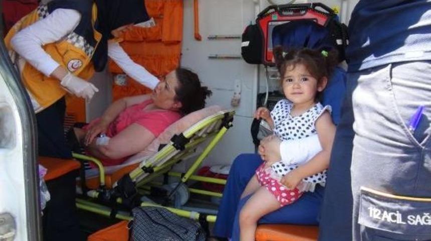 Yola D&uuml;şen Taşlardan&nbsp;Ka&ccedil;arken Kaza Yaptılar: 4 Yaralı