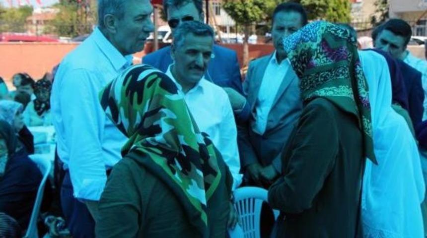 Bakan Demircan: T&uuml;rkiye'yi D&uuml;nya &Uuml;zerinde Parmakla G&ouml;sterilir Sağlık Merkezi Haline Getireceğiz (2)