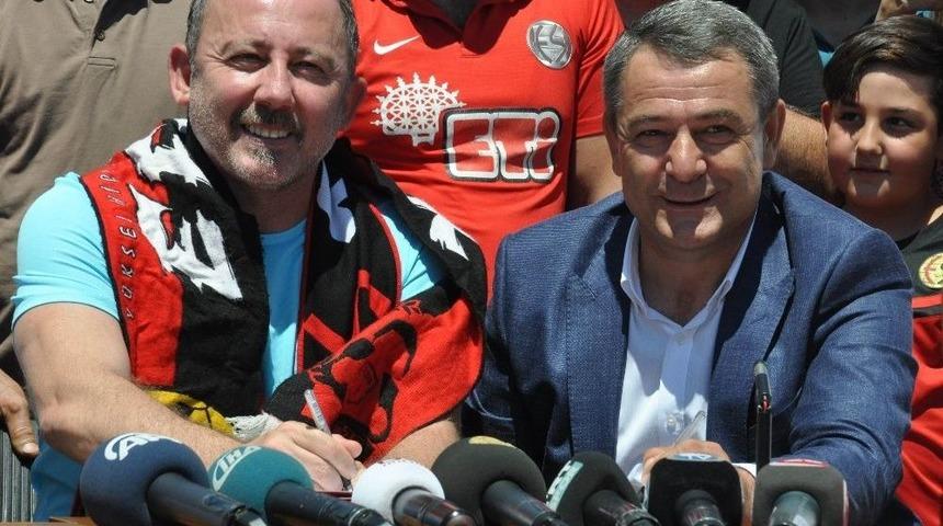 Eskişehirspor, Sergen Yal&ccedil;ın İle 1 Yıllık S&ouml;zleşme İmzaladı