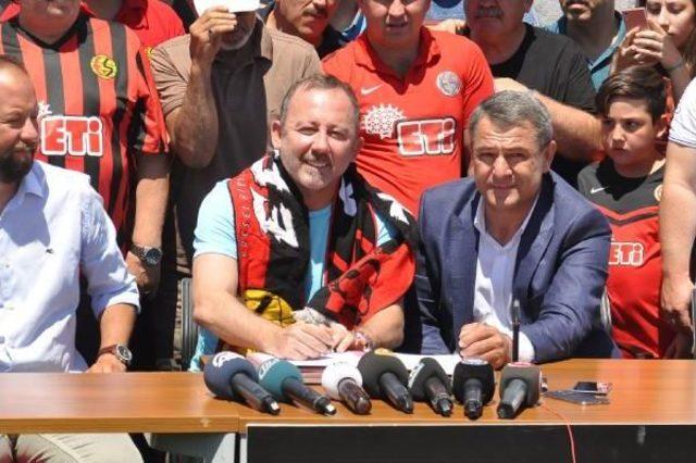 Eskiyehirspor, Sergen Yalçın'la 1 Yıllık Sözleşme Imzaladı