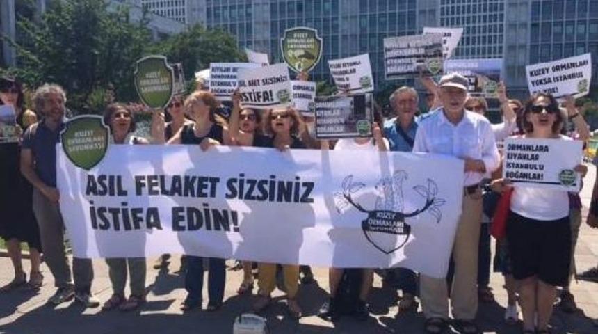 İbb &Ouml;n&uuml;nde Sel Felaketi Protestosu