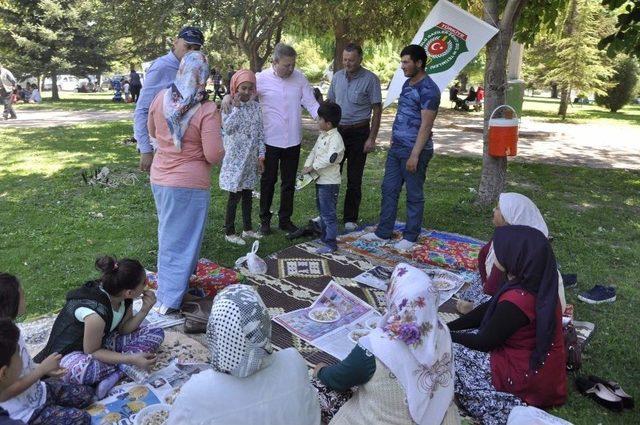 Şehit Aileleri Ve Gaziler Piknikte Bir Araya Geldi