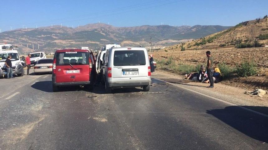 Gaziantep&rsquo;te 5 Ara&ccedil; Birbirine Girdi: 15 Yaralı