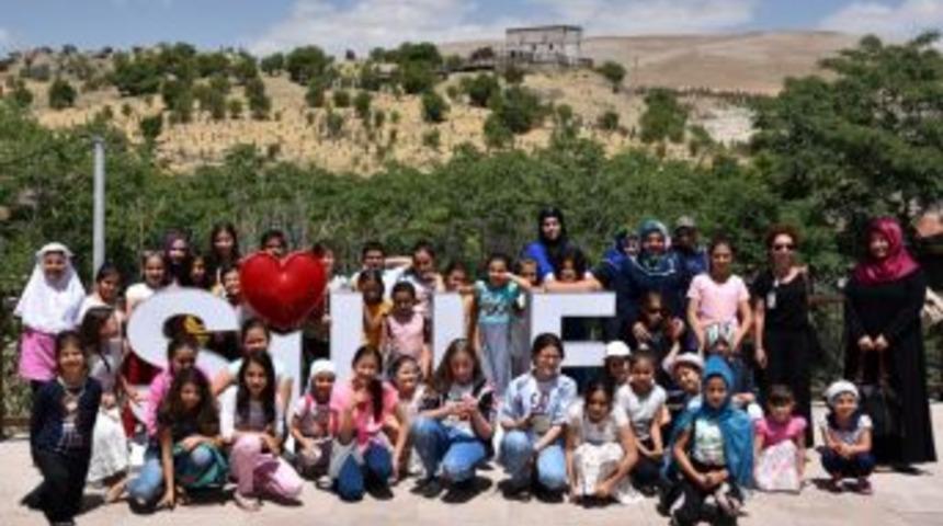 Sel&ccedil;uklu&rsquo;nun "şehrimi Tanıyorum" Projesinde 80 Bin Kişiye Ulaşıldı