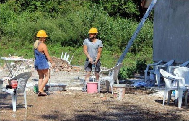 Üniversiteliler Eski Okul Ve Lojmanı Köy Konağına Dönüştürdü