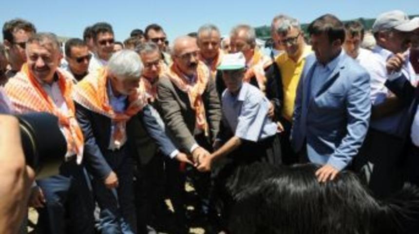 Bakan Elvan&rsquo;dan Ter&ouml;rle M&uuml;cadele Vurgusu