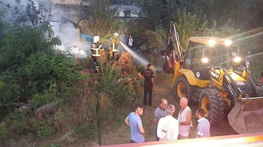 Temizlik Amacıyla Yakılan Ateş Ot Ambarına Sı&ccedil;radı