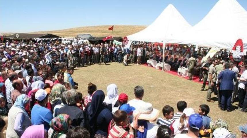 Y&ouml;r&uuml;k Şenliğine Katılan Bakan Elvan: Ter&ouml;r&uuml;n K&ouml;k&uuml;n&uuml; Kazıyacağız