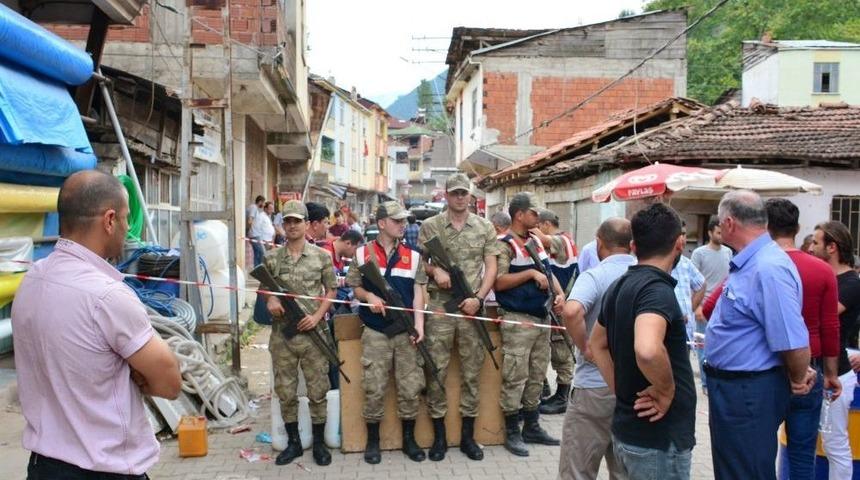 Eski Erkek Arkadaşı 17 Yaşındaki Gen&ccedil; Kızı Bı&ccedil;aklayarak &Ouml;ld&uuml;rd&uuml;