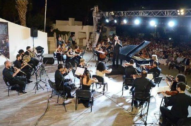 İdil Biret, Kuşadası'nda Konser Verdi