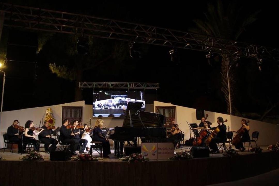 Kuşadası&rsquo;nda İdil Biret Konseri