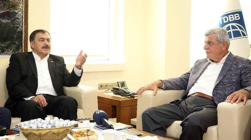 Bakan Eroğlu, Kocaeli B&uuml;y&uuml;kşehir Belediyesi&rsquo;ni Ziyaret Etti