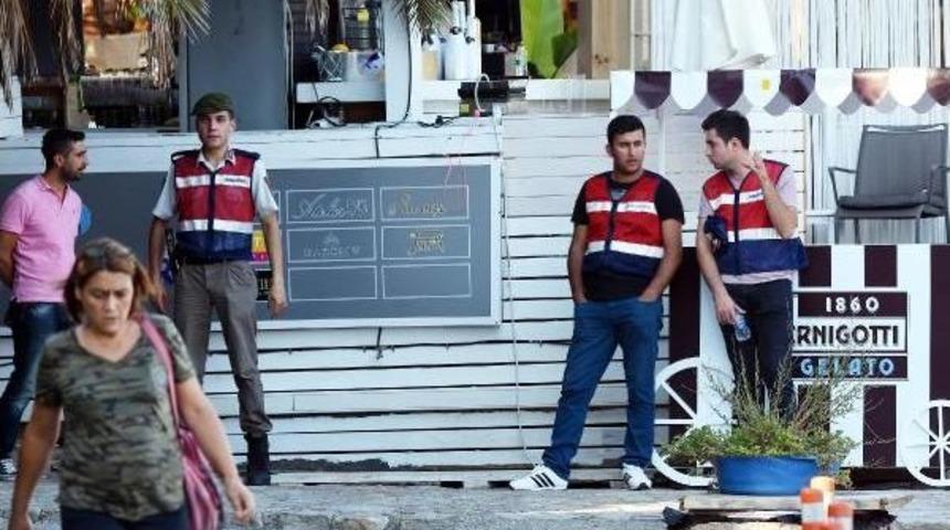 Bodrum'da &Ccedil;ifte Tabancalı Saldırgan Dehşeti: 1 &Ouml;l&uuml;, 4 Yaralı (4)