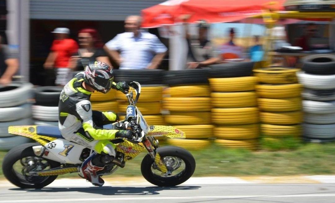 T&uuml;rkiye S&uuml;permoto Şampiyonası&rsquo;nın 2. Ayağı Uşak&rsquo;ta Koşuldu