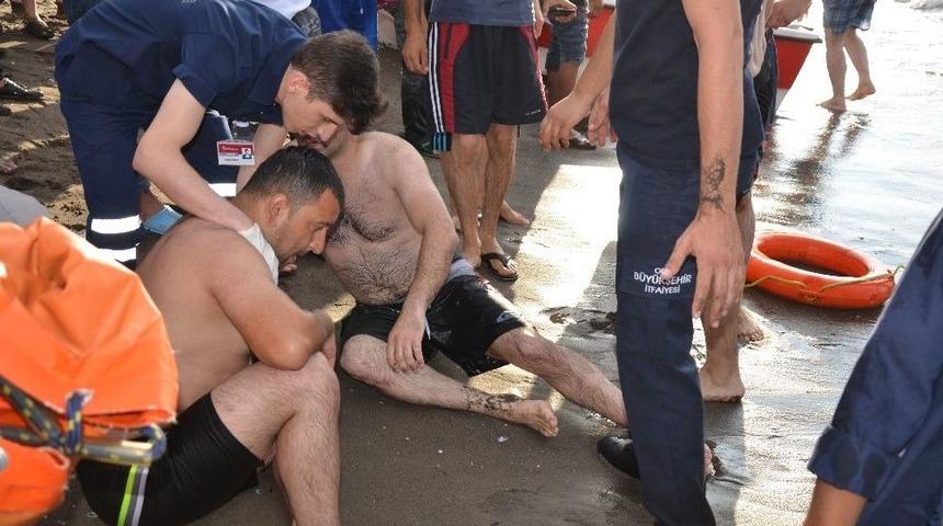 Denize Giren 2 Kişi Boğuldu, 4 Kişi Son Anda Kurtarıldı