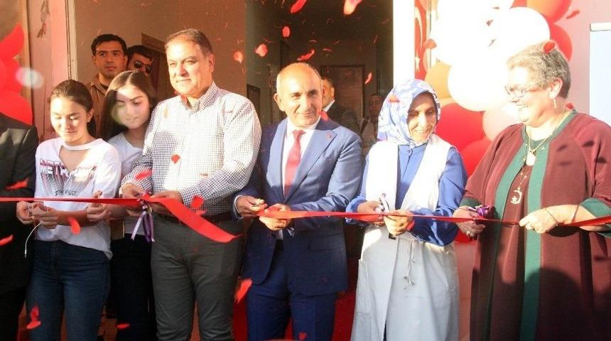 Kilis&rsquo;te, Hanımeli Meslek Edindirme Merkezi T&ouml;renle A&ccedil;ıldı