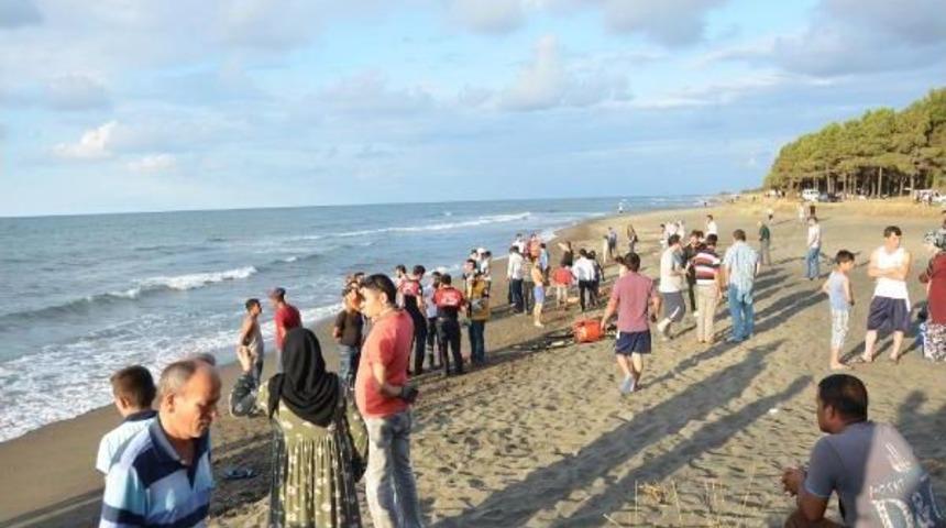 &Uuml;nye'de Denize Giren 6 Arkadaştan 2'si Boğuldu