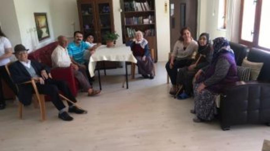 Vali Aktaş, Huzurevini Ziyaret Etti