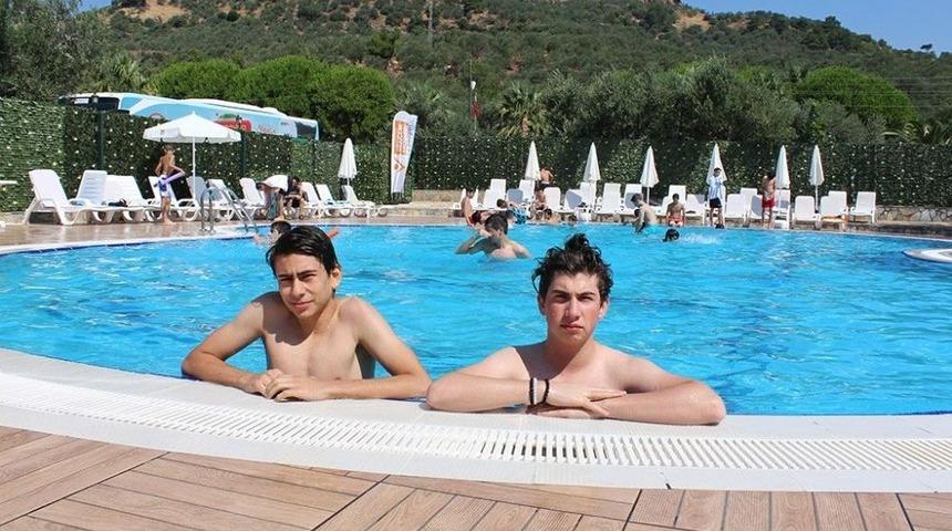 Zeytinburnulu &Ouml;ğrenciler Tatilin Tadını Yaz Kampında &Ccedil;ıkardı