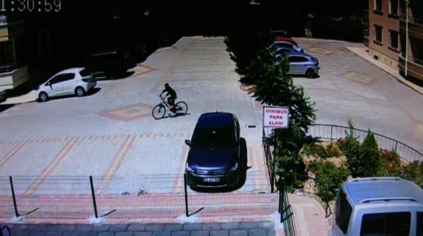 Motosiklete Niyetlenip Bisikleti &Ccedil;aldılar