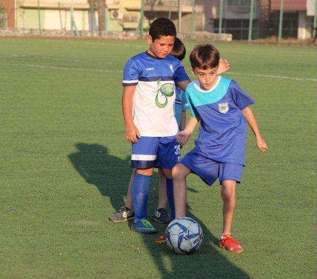 Germencik’te Geleceğin Futbolcuları Yetişiyor