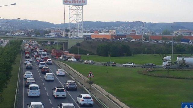 Geçit Kavşağı Yeniden Trafiğe Kapatılıyor