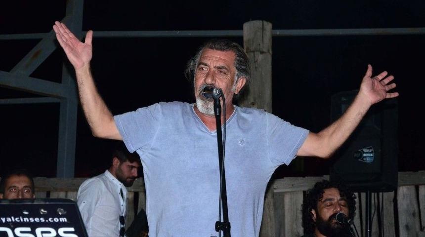 Sanat&ccedil;ı Cevdet Bağca, Ovacık&rsquo;ta Konser Verdi