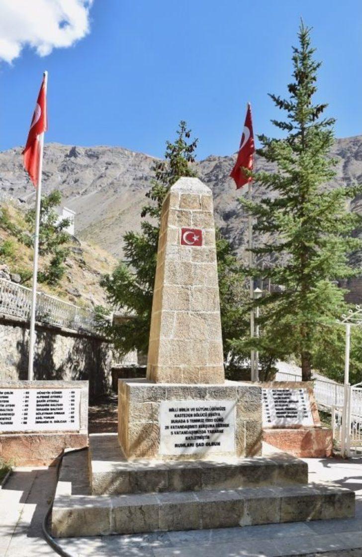 Başkan Demircan, Başbağlar Şehitliğini Ziyaret Etti G5