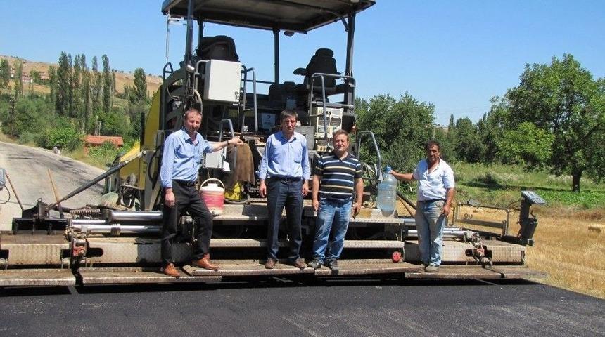 Hisarcık&rsquo;ta K&ouml;y Yollarına Sıcak Asfalt