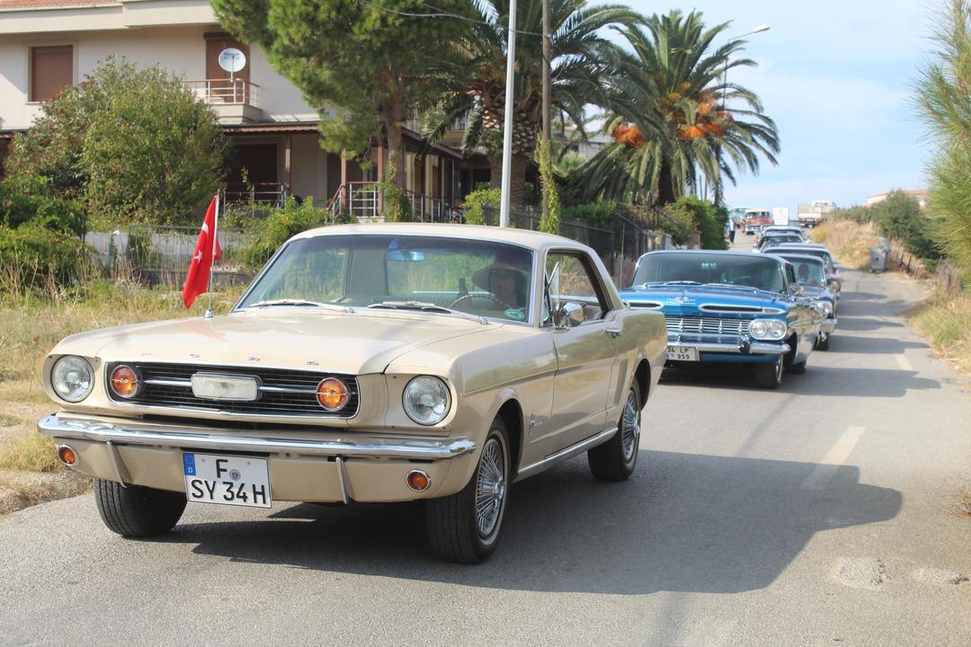Klasik otomobiller Ayvalık'ta buluştu 