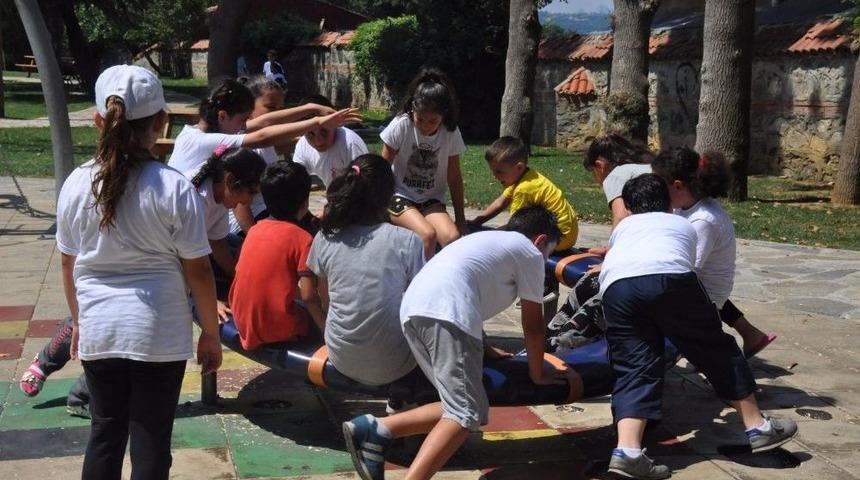 Bilge &Ccedil;ocuklar Piknikte Stres Attı