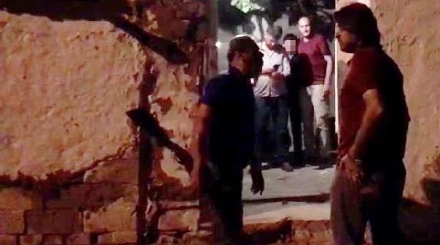 15 Yaşındaki &Ccedil;ocuk, Babasının Av T&uuml;feğiyle Komşularına Ateş A&ccedil;tı