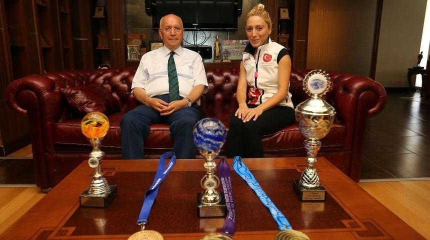 Altın Kuğu&rsquo;dan Başkan Yaşar&rsquo;a Ziyaret