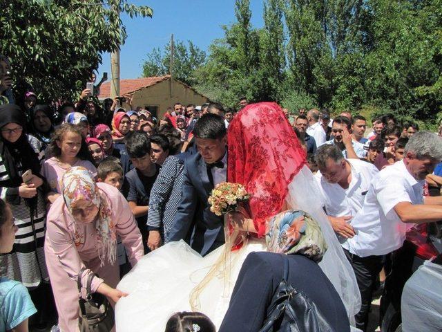 Hisarcık’ta Damada Çamaşır Yıkama Eziyeti