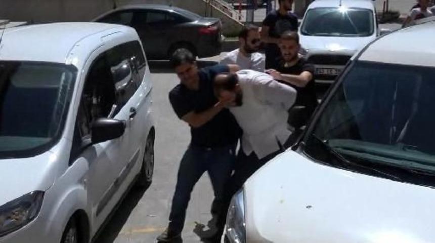 Atat&uuml;rk B&uuml;st&uuml; Saldırganı: Pişman Değilim, R&uuml;yada Tebliğ Edildi