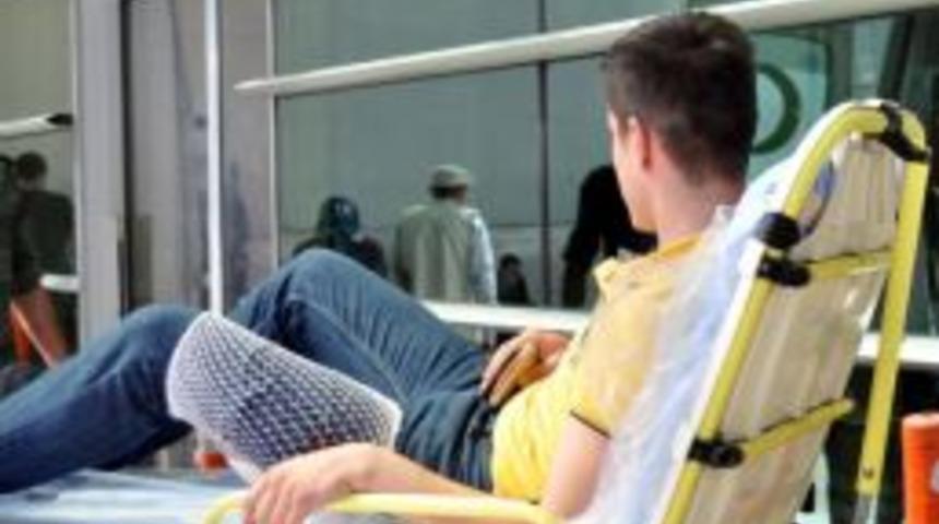 Tramvaya Biniş Sırası Tartışmasında Bı&ccedil;aklandı