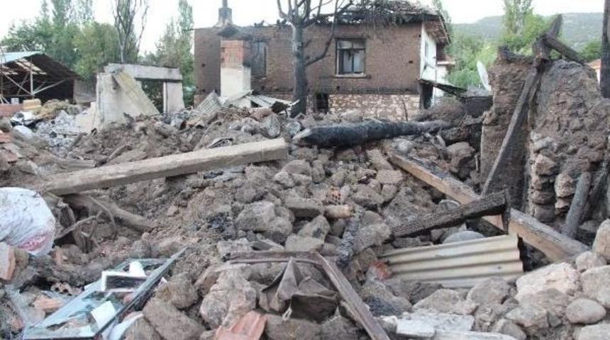 11 Evin Yandığı 2 K&ouml;yde Yaralar Sarılıyor