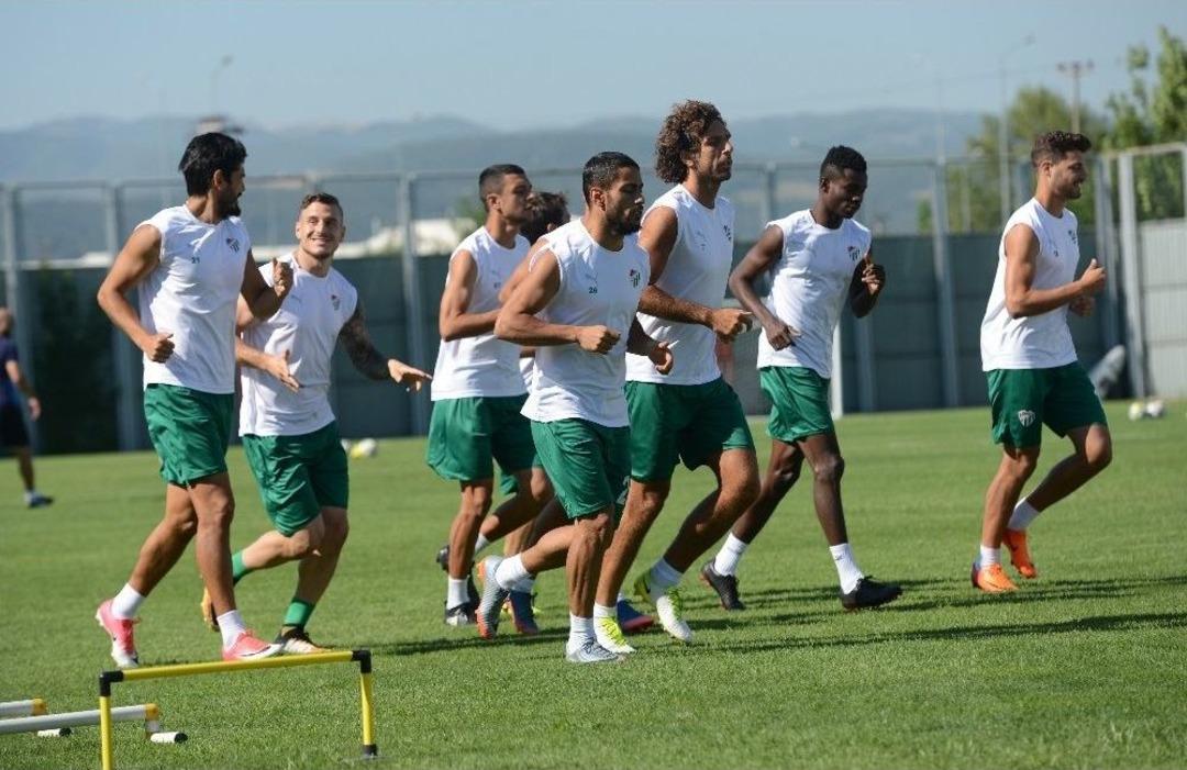 Bursaspor, &Uuml;&ccedil;&uuml;nc&uuml; Etap Kamp &Ccedil;alışmalarına Başladı