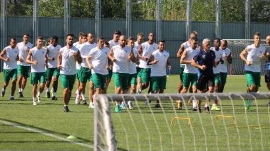 Bursaspor Yeni Sezon Hazırlıklarını Tesislerinde S&uuml;rd&uuml;r&uuml;yor