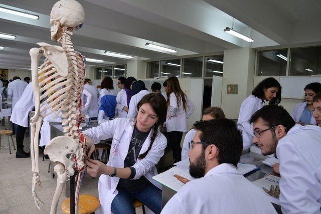 Başarılı Öğrenciler Uludağ Üniversitesi’ni Tercih Edecek