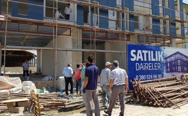 Düzce'de Iskeleden Düşen Inşaat Işçisi Yaralandı