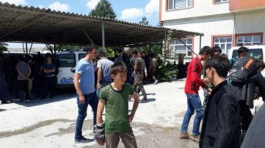 Trafikten Men Otob&uuml;sten 102 Ka&ccedil;ak G&ouml;&ccedil;men &Ccedil;ıktı