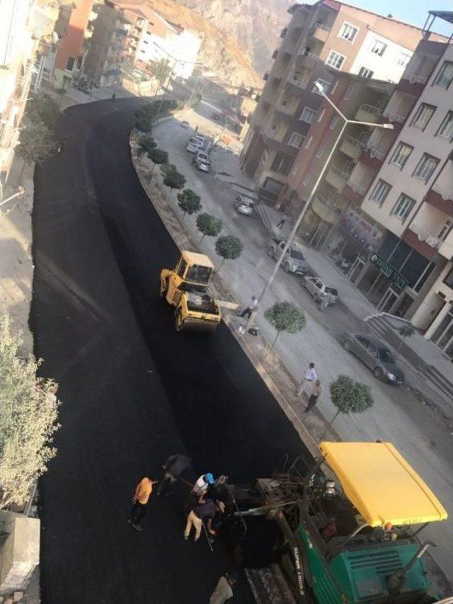 Hakkari’de Yol Asfaltlama Çalışması