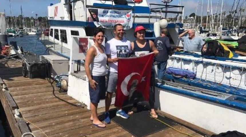 Karşıyakalı Y&uuml;z&uuml;c&uuml; Emre, Pasifik'te 3'nc&uuml; Zorlu Parkuru Da Ge&ccedil;ti