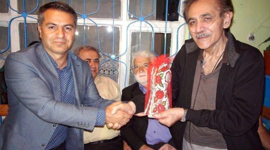 Koah Hastası Şair İ&ccedil;in Moral Gecesi D&uuml;zenlendi