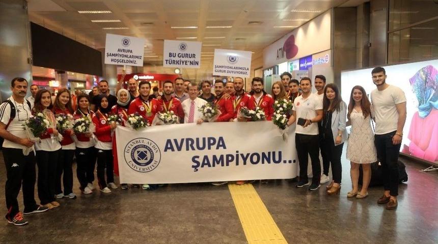 İstanbul Aydın &Uuml;niversitesi Karatede Avrupa Şampiyonu!