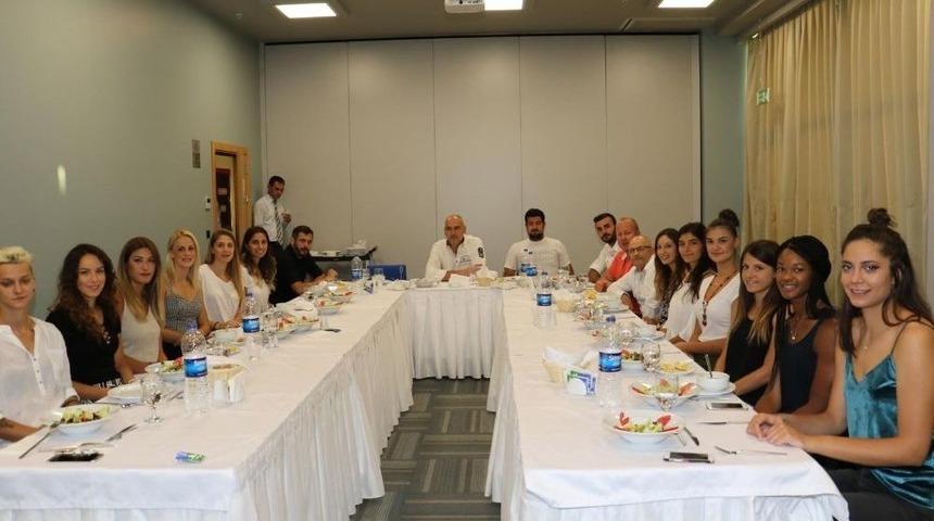 Manisa B&uuml;y&uuml;kşehir&rsquo;in Sultanları Yeni Sezonu A&ccedil;ıyor