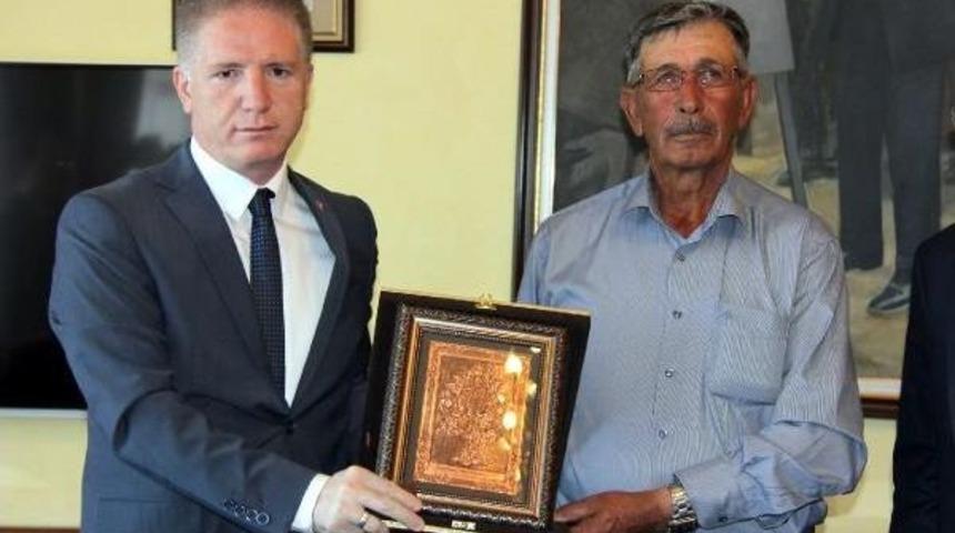 Şehit &Ouml;mer Halisdemir'in Babası Sivas'ta