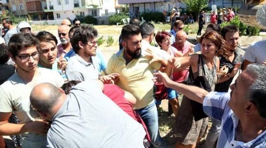 Parka Otopark Yapılmasını Istemeyen Mahalleliye M&uuml;dahale